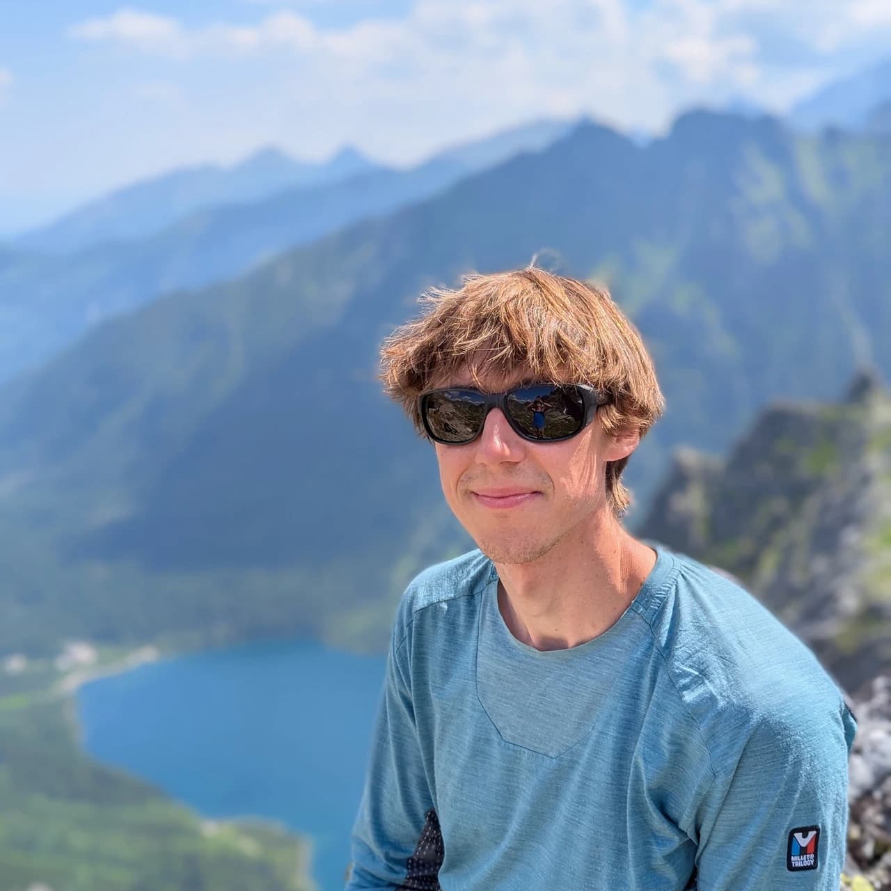 Michał Czech podczas wspinaczki w skale